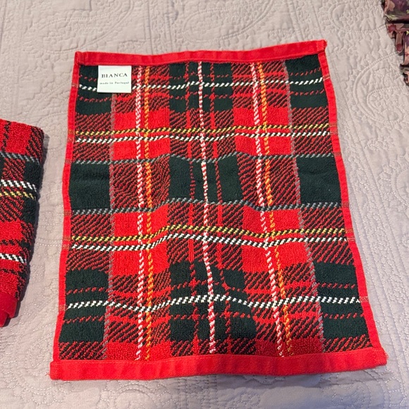 Plaid Holiday Towels - Red and Green - Picture 5 of 8